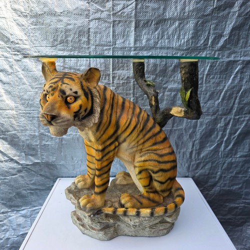 Tiger statue glass top side - tiger,